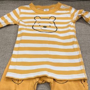 Hanna Andersson Disney pjs size 5 (110).